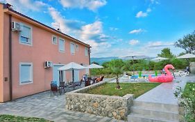 Apartments Kuk